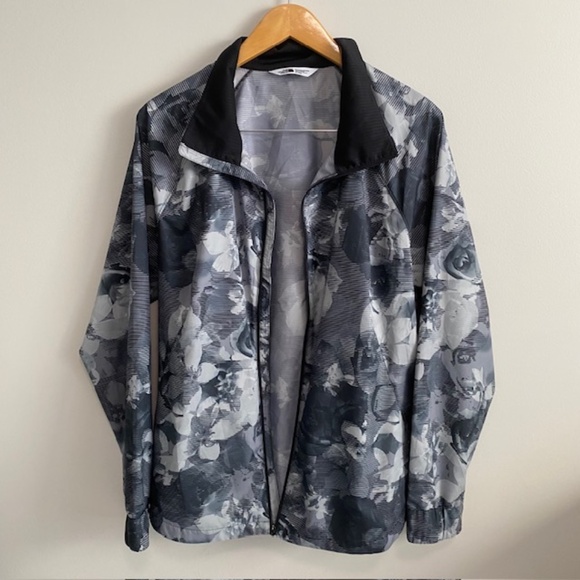 "The North Face" Gray and Black Windbreaker Lightweight Jacket Size XL - Picture 3 of 4